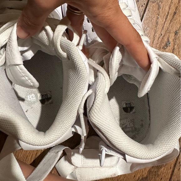 White High Top Nike Air Force Ones. Men’s size 9 - Picture 6 of 9